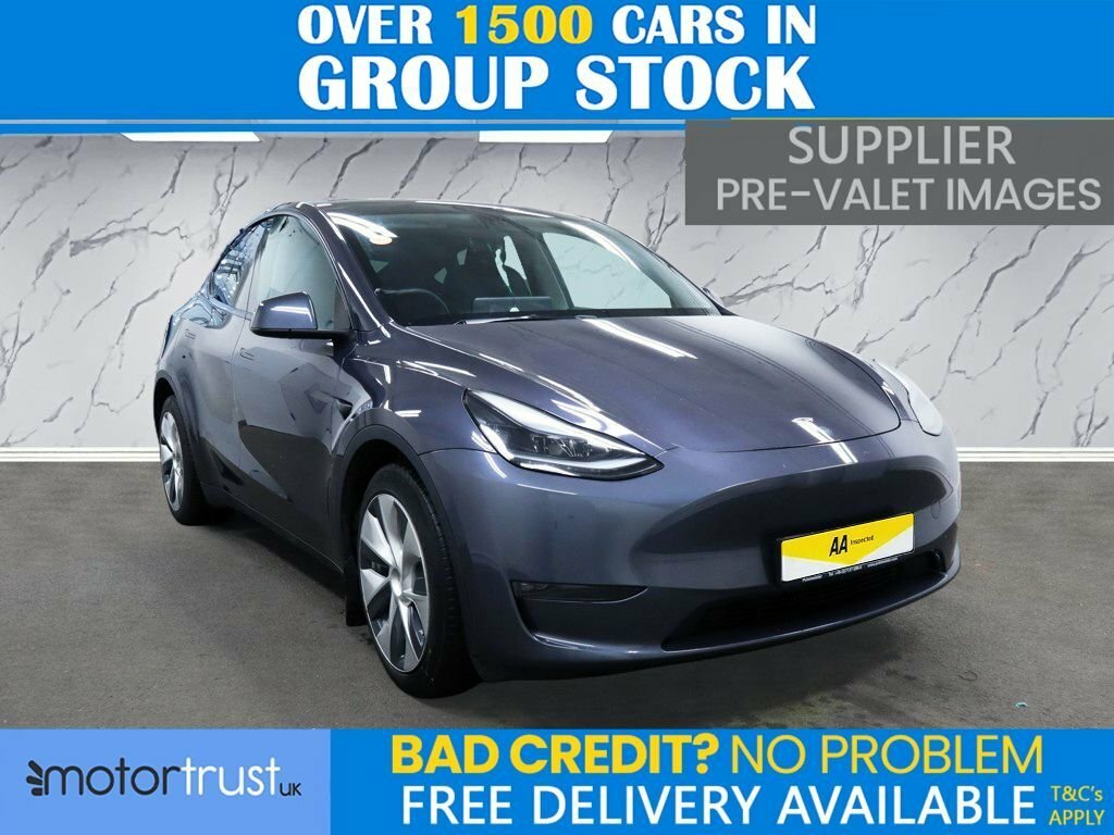 Tesla Model Y Suv LB72OKR Grey