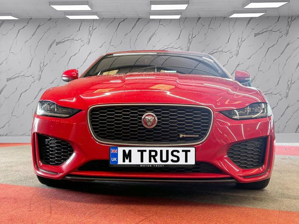 Jaguar XE 2L R-dynamic S SP69TFN Red #3