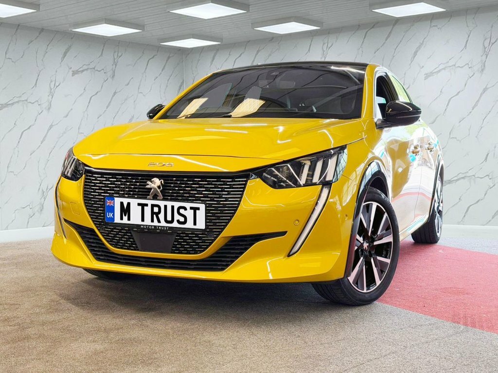 Peugeot 208 1.2L Gt FY71VJJ Yellow #4