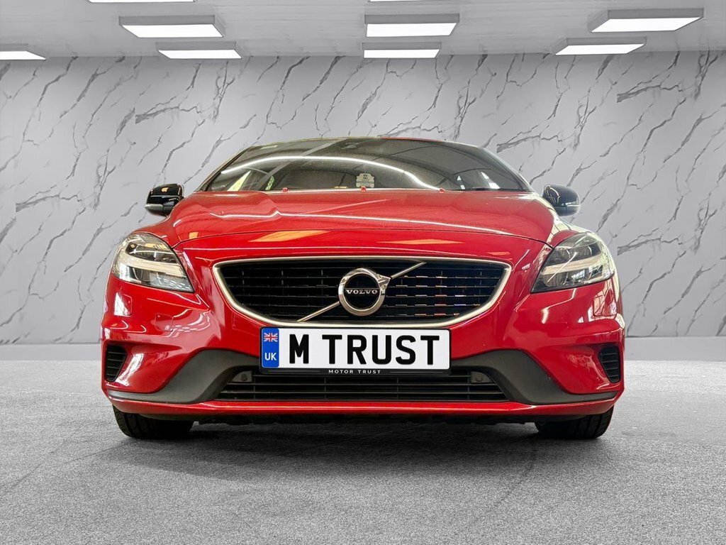 Volvo V40 2L R-design Nav Plus Red #3
