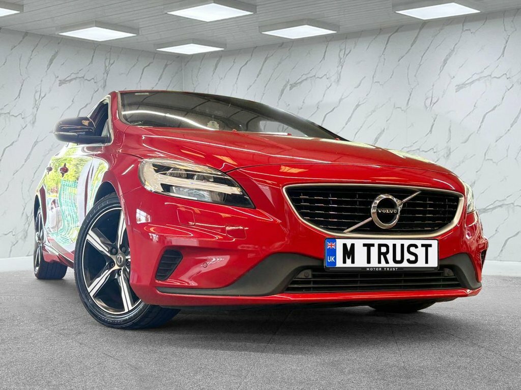 Volvo V40 2L R-design Nav Plus Red #2