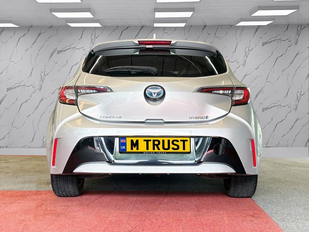 Toyota Corolla 1.8L Icon Tech WR19FHH Silver #6
