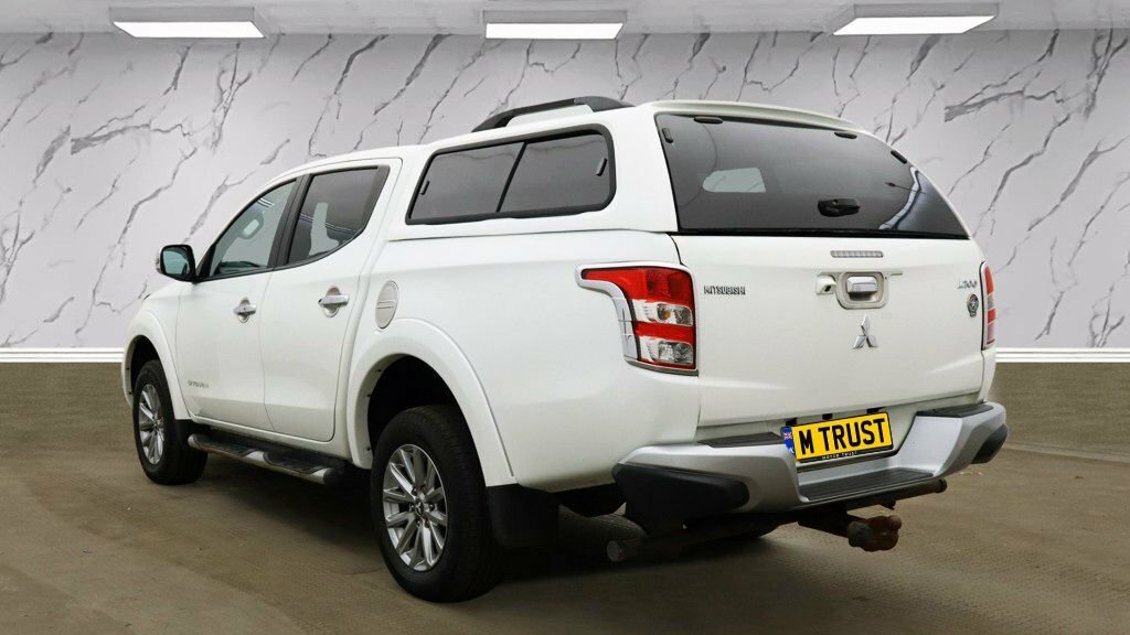 Mitsubishi L200 2.4L Dc Barbarian White #3