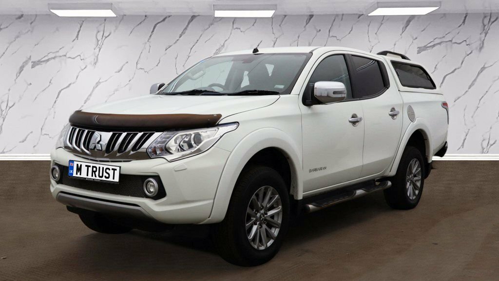 Mitsubishi L200 2.4L Dc Barbarian White #2