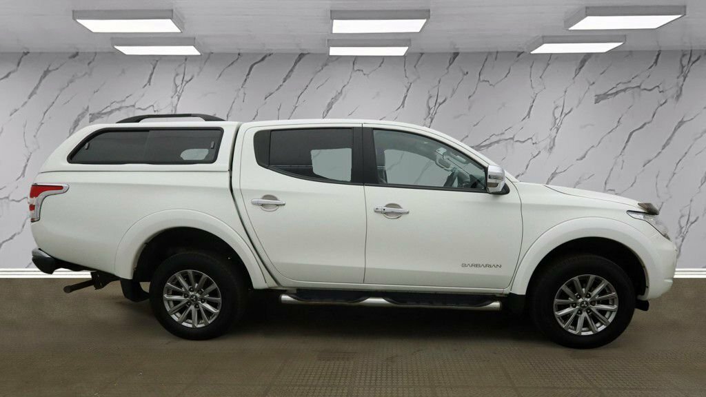 Mitsubishi L200 2.4L Dc Barbarian White #5