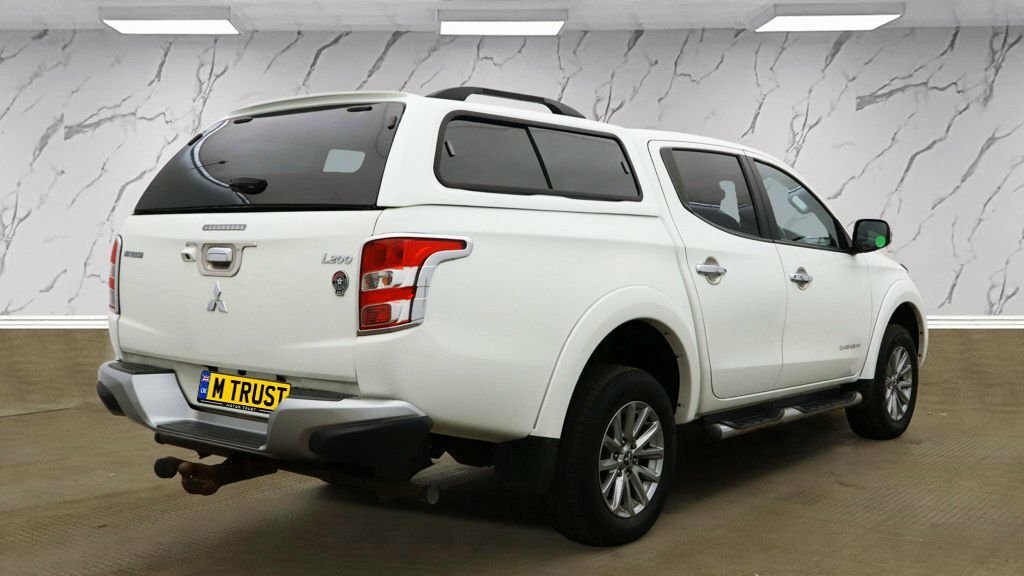 Mitsubishi L200 2.4L Dc Barbarian White #4