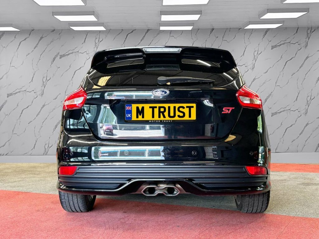 Ford Focus 2L St-2 Black #6