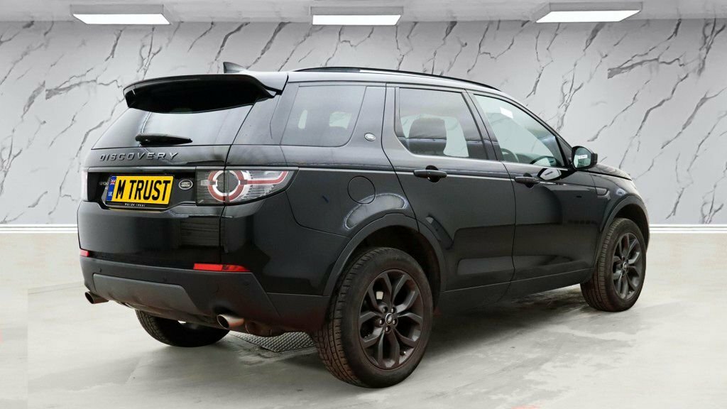 Land Rover Discovery Sport 2L Landmark MV19LVX Black #4