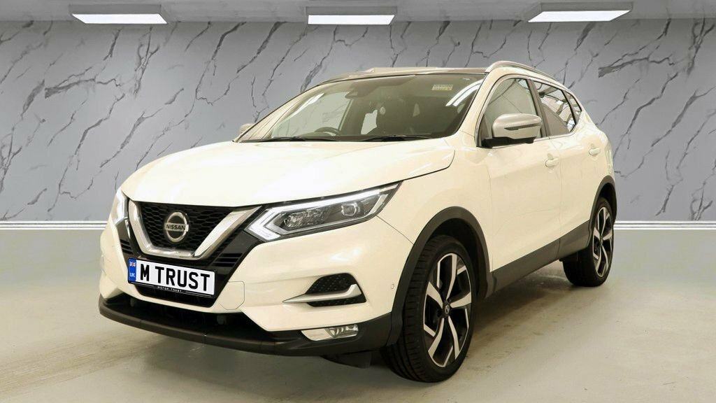 Nissan Qashqai 1.3L Tekna DT68KHK White #2