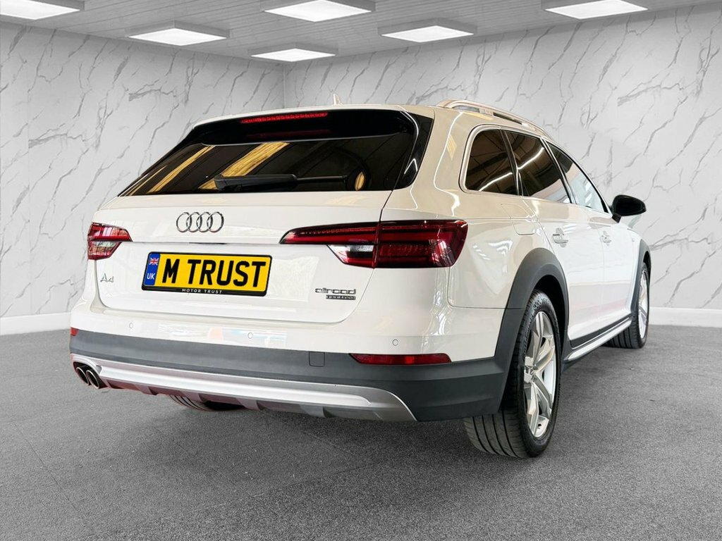 Audi A4 Allroad 3L Sport White #4