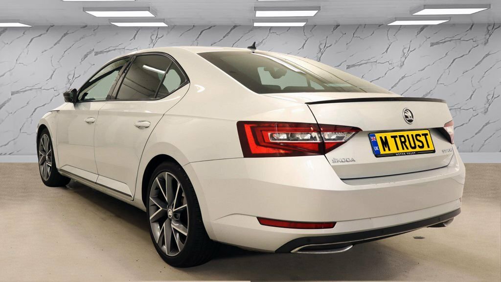 Skoda Superb 1.5L Sportline Silver #3
