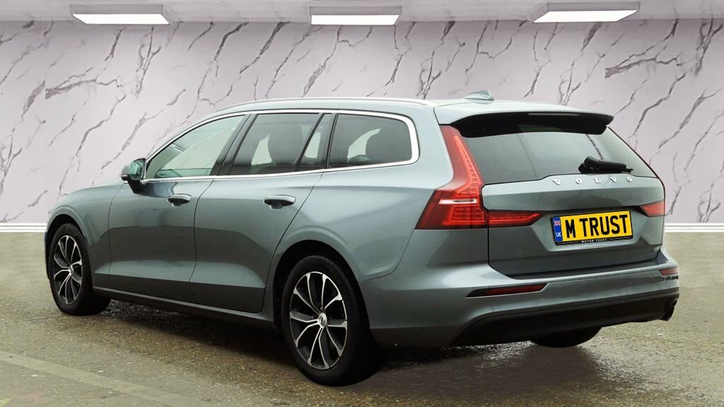 Volvo V60 2L Momentum YW19CZF Grey #3