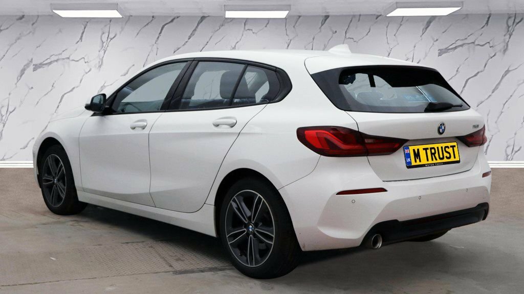 BMW 1 Series 1.5L Sport YE70FVZ White #3