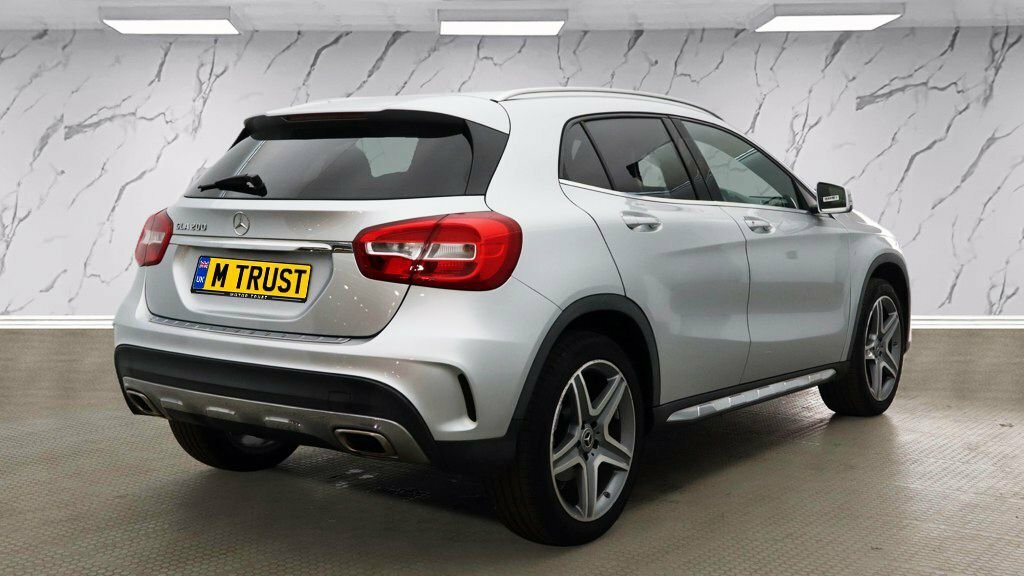 Mercedes-Benz GLA Class 1.6L Amg Line Silver #4