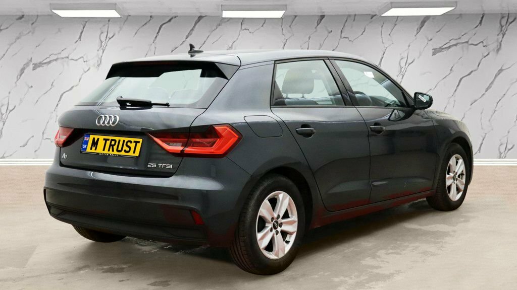Audi A1 1L Technik YH73TPZ Grey #4