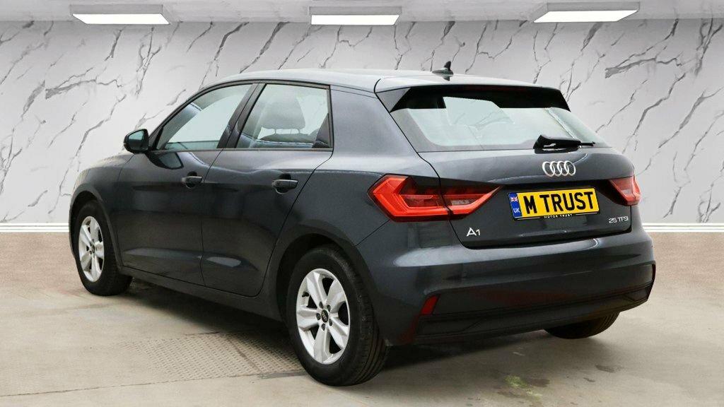 Audi A1 1L Technik YH73TPZ Grey #3