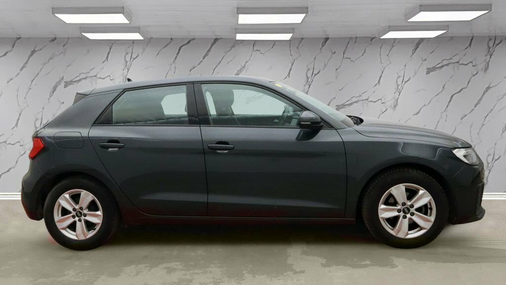 Audi A1 1L Technik YH73TPZ Grey #5