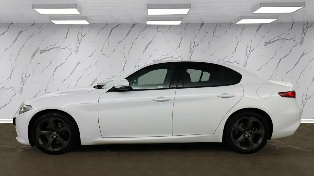 Alfa Romeo Giulia 2L Veloce YN69GJE White #6