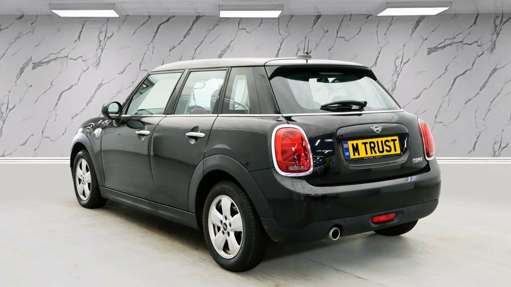 Mini Hatch 1.5L Cooper Classic PN19WBJ Black #3