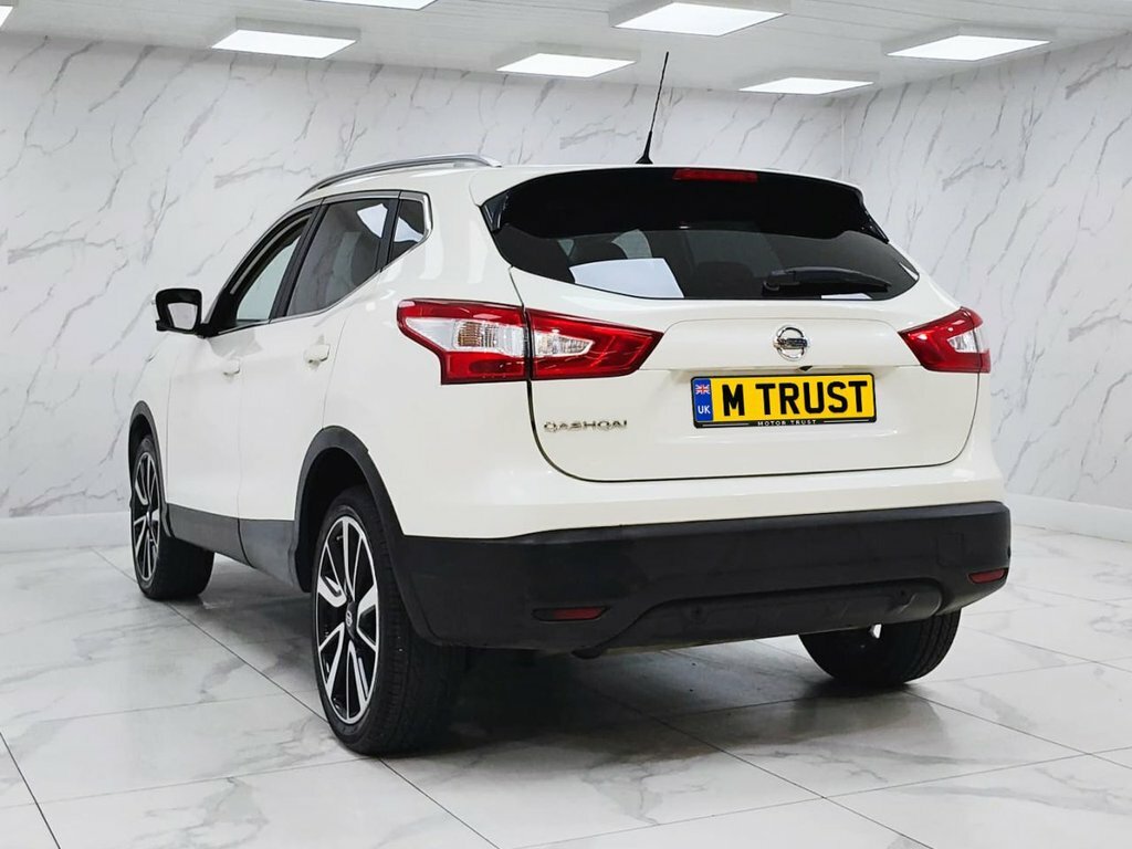 Nissan Qashqai 1.2L Tekna PE65JUA White #6