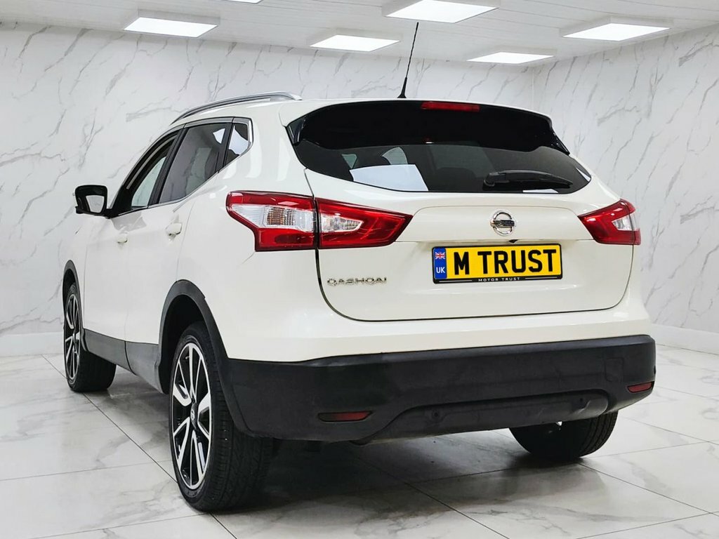 Nissan Qashqai 1.2L Tekna PE65JUA White #5