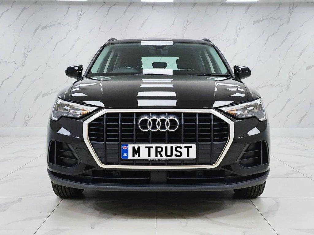 Audi Q3 1.5L Technik RK72LKA Black #3