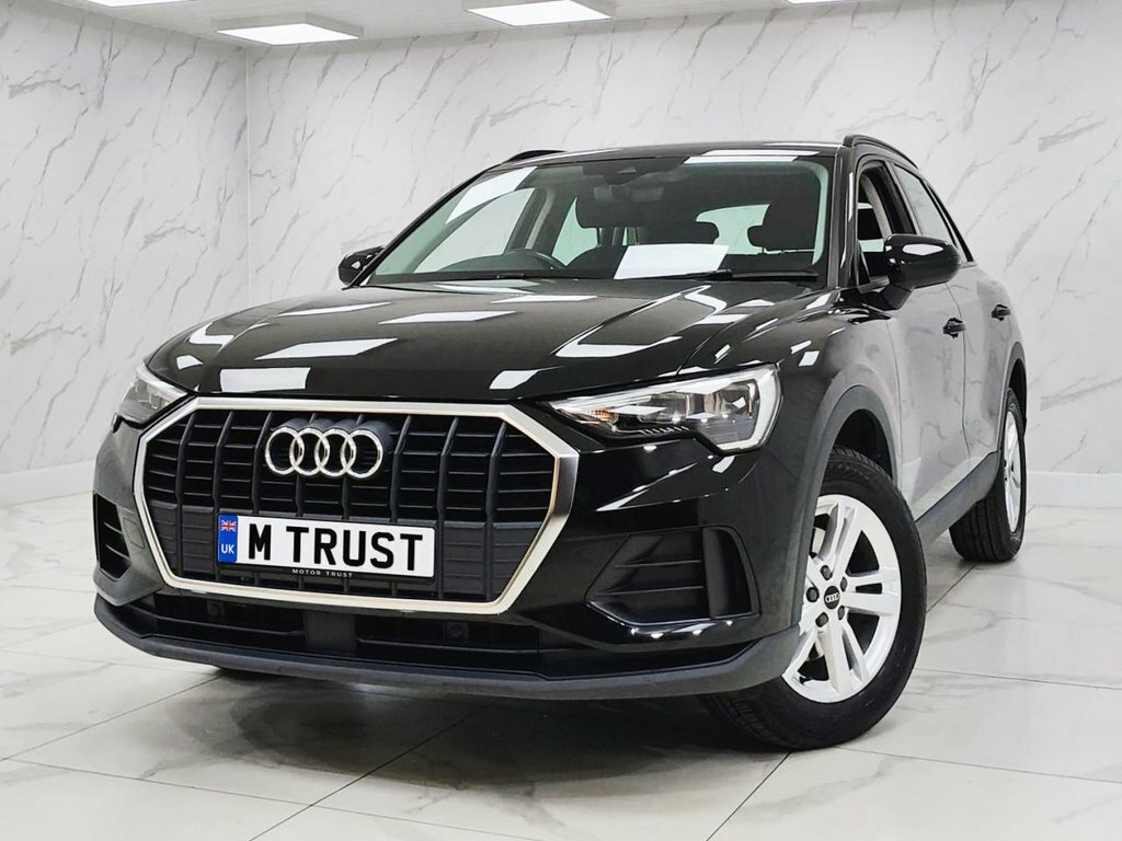 Audi Q3 1.5L Technik RK72LKA Black #2
