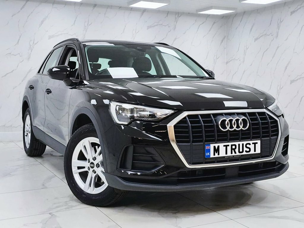 Audi Q3 1.5L Technik RK72LKA Black #4