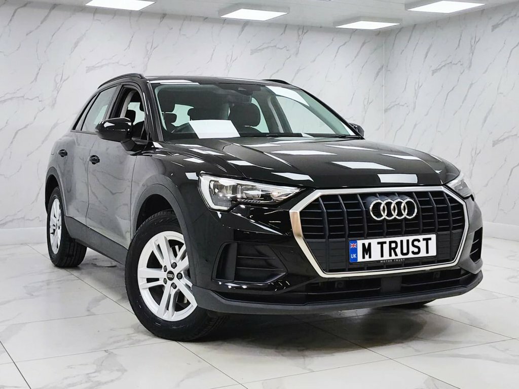 Audi Q3 1.5L Technik RK72LKA Black #5
