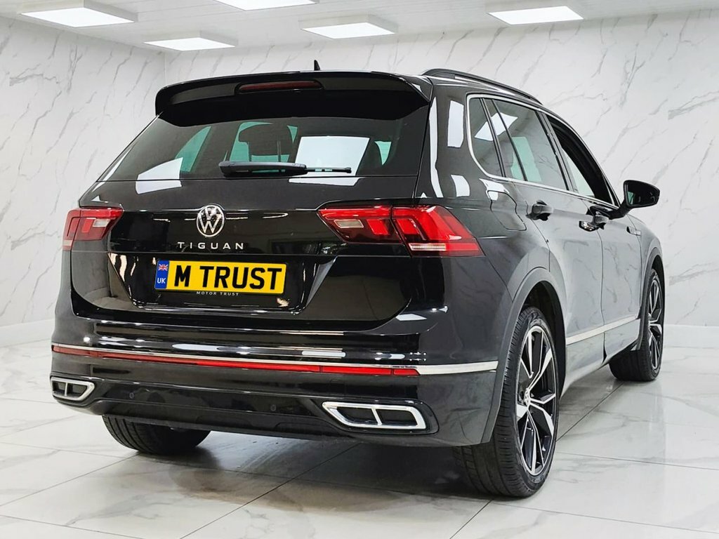 Volkswagen Tiguan 1.5L R-line VN21ZVR Black #6