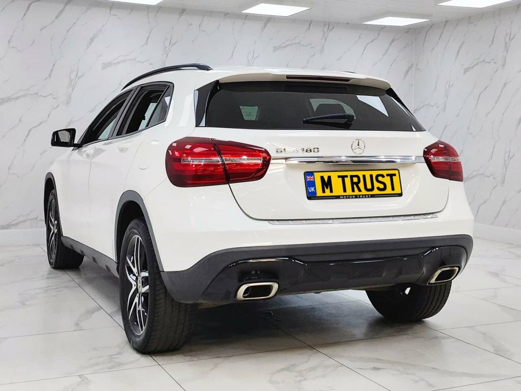 Mercedes-Benz GLA Class 1.6L Urban Edition HK68OKO White #5