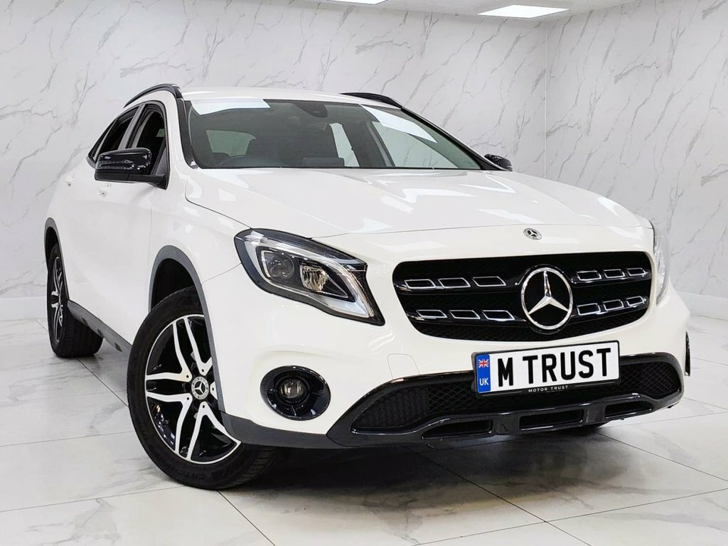 Mercedes-Benz GLA Class 1.6L Urban Edition HK68OKO White #3