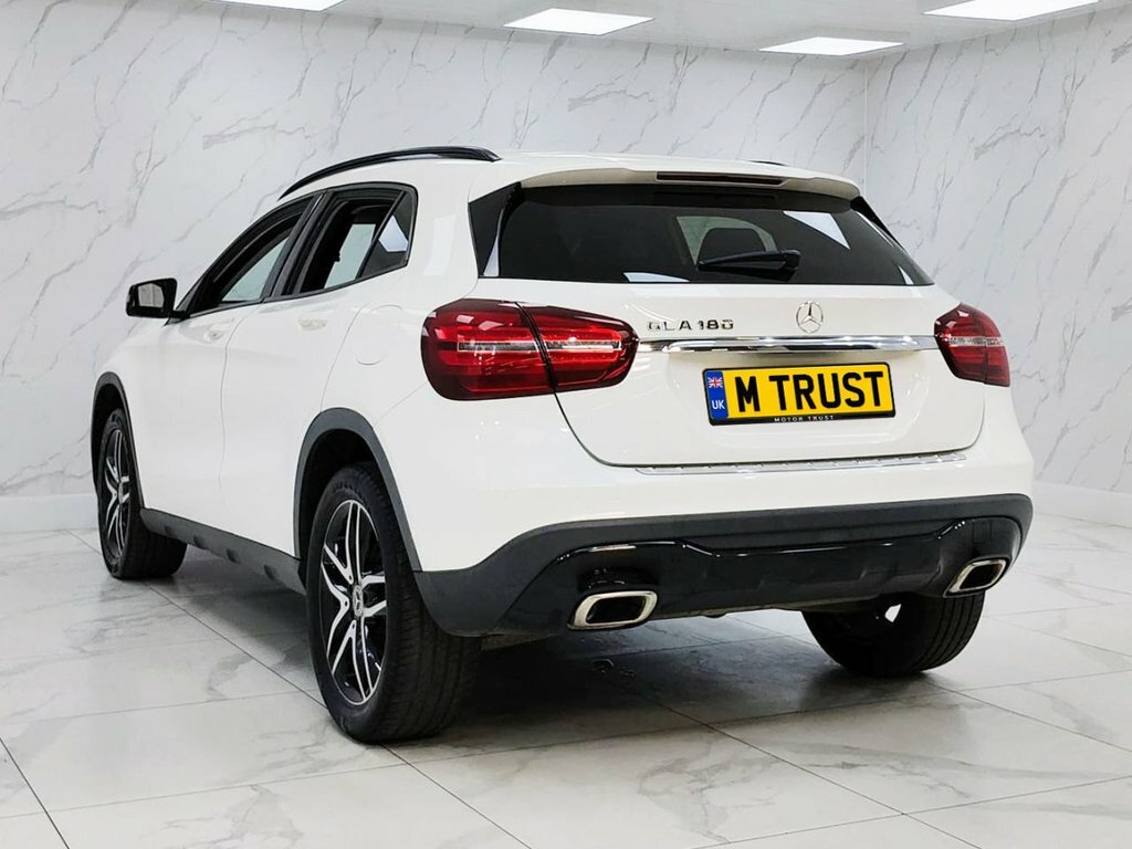 Mercedes-Benz GLA Class 1.6L Urban Edition HK68OKO White #6