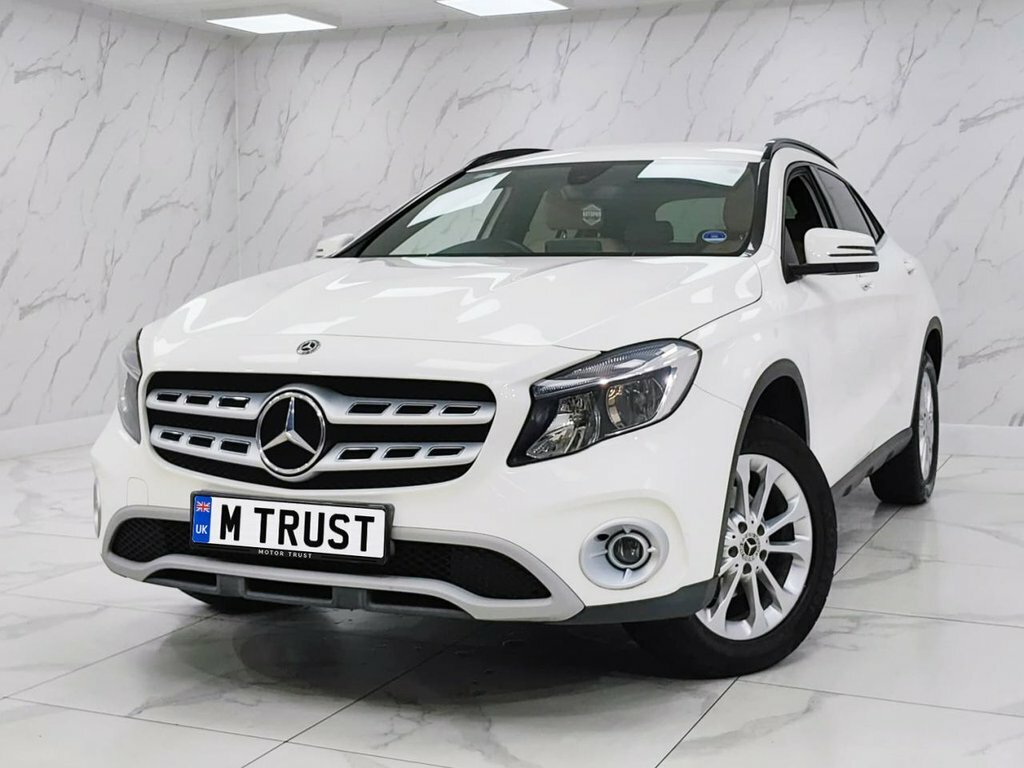Mercedes-Benz GLA Class 1.6L Se White #2