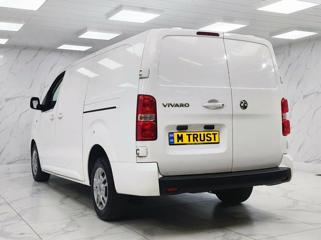 Vauxhall Vivaro 1.5L Sportive DY21ZHU White #6