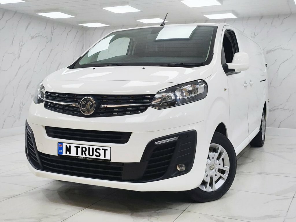 Vauxhall Vivaro 1.5L Sportive DY21ZHU White #2