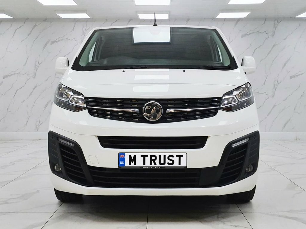Vauxhall Vivaro 1.5L Sportive DY21ZHU White #3