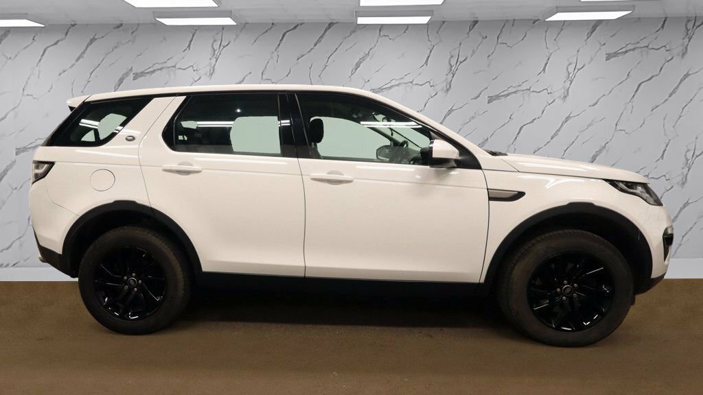 Land Rover Discovery Sport 2L Se Tech YA17JLU White #5