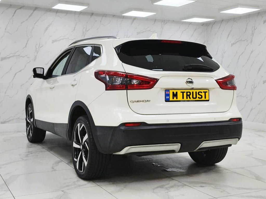 Nissan Qashqai 1.2L Tekna MF68JXK White #6