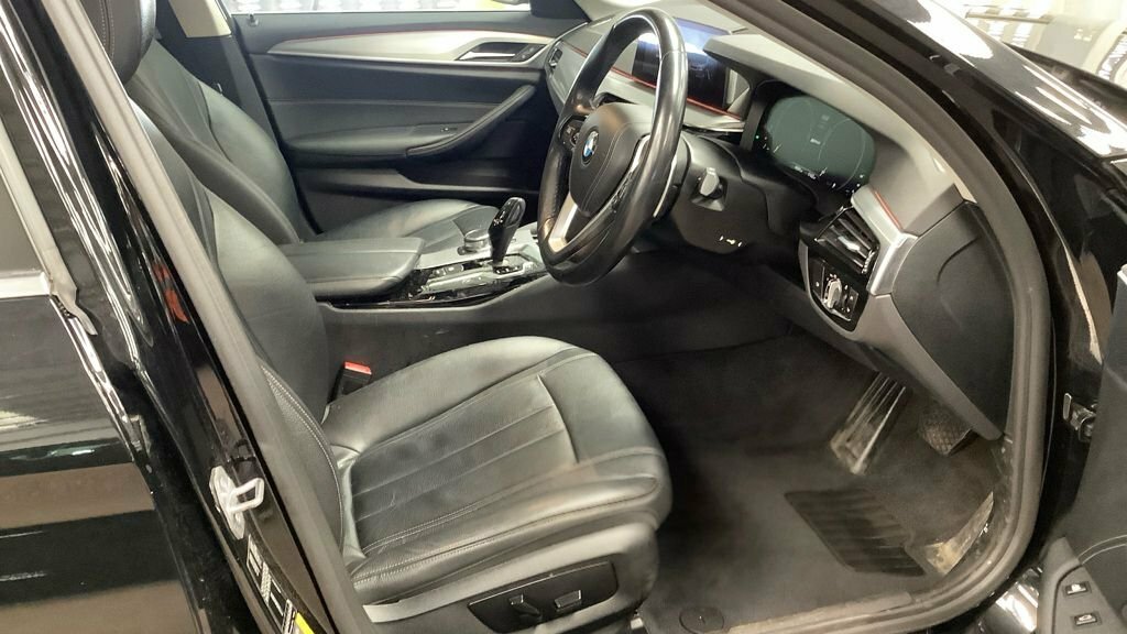 BMW 5 Series 2L Se AE68OBP Black #6