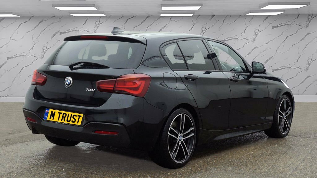 BMW 1 Series 1.5L M Sport Shadow Edition YG68MRE Black #4