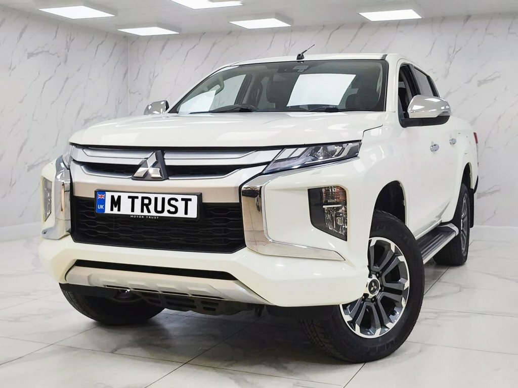 Mitsubishi L200 2.2L Dc Barbarian White
