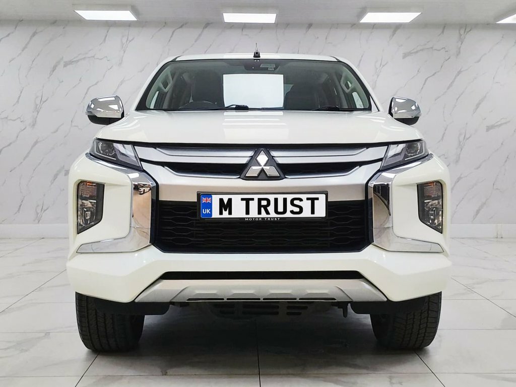Mitsubishi L200 2.2L Dc Barbarian CU21RNZ White #2