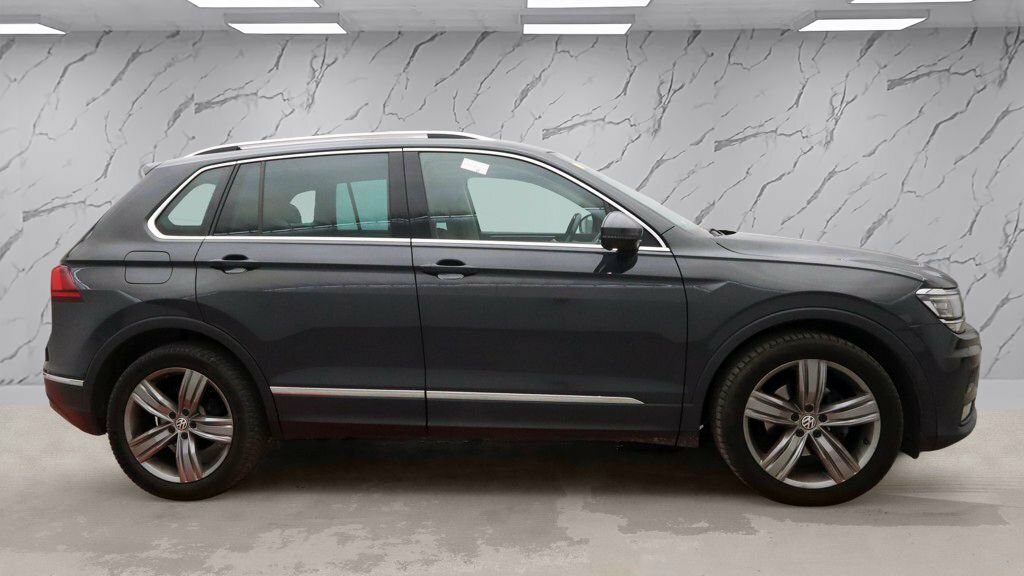Volkswagen Tiguan 1.5L Sel YN19DPP Grey #5