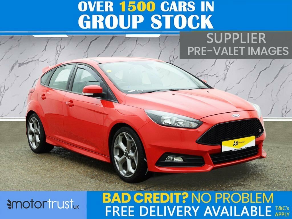 Ford Focus 2L St-2 Red