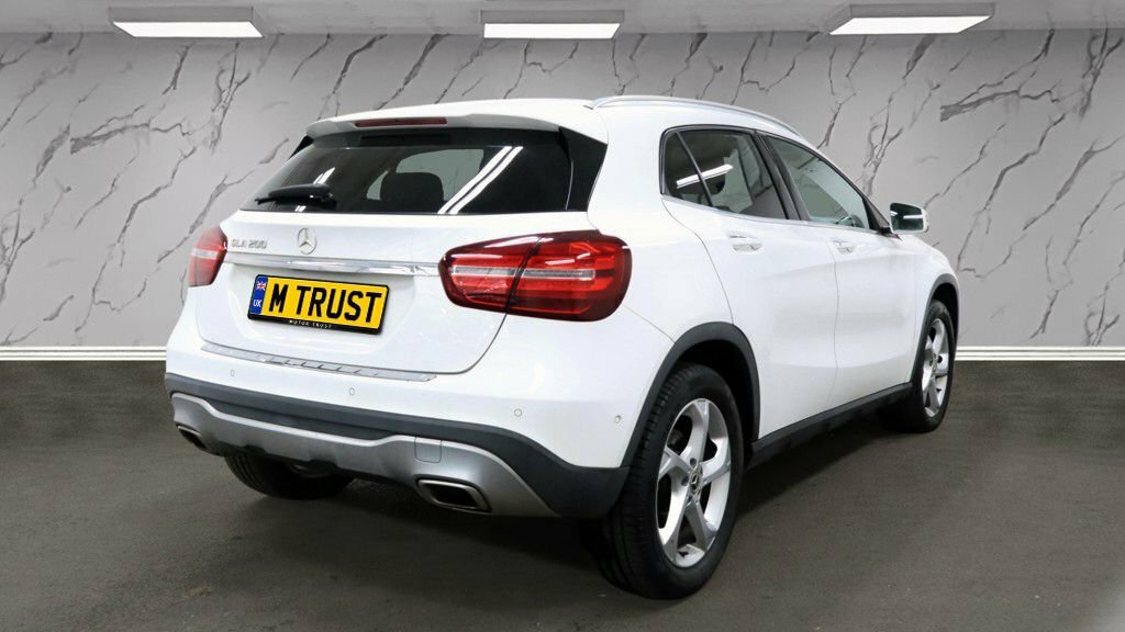 Mercedes-Benz GLA Class 1.6L Sport KN19AFB White #4