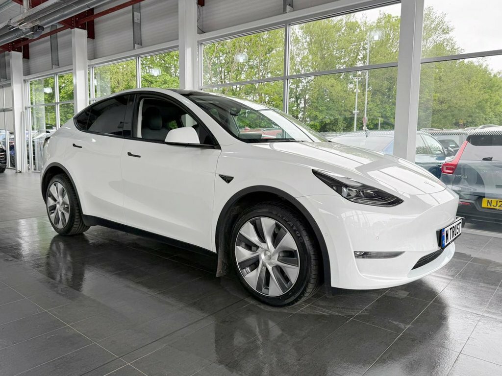 Tesla Model Y Suv White
