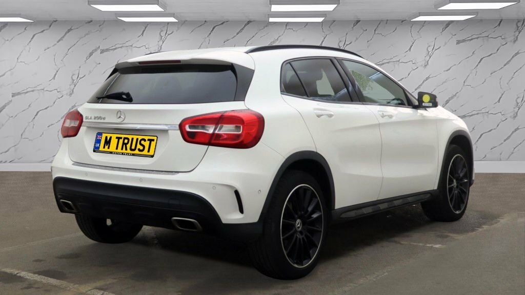 Mercedes-Benz GLA Class 2.1L Amg Line SM68SYC White #4