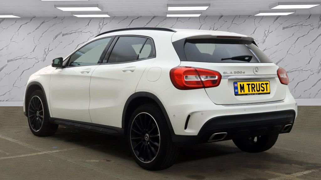 Mercedes-Benz GLA Class 2.1L Amg Line SM68SYC White #3