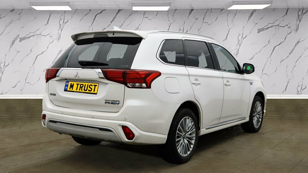 Mitsubishi Outlander 2.4L 5Hs DU69NZX White #4